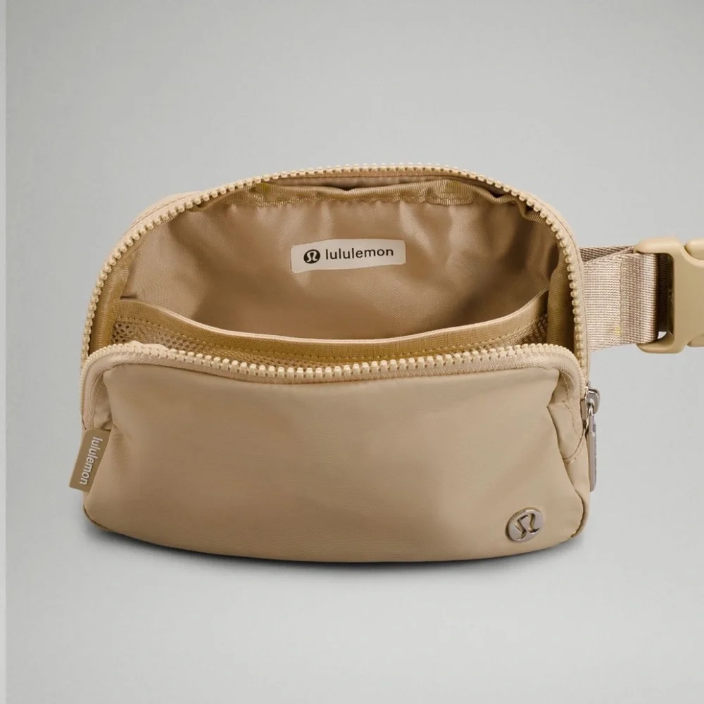 Lululemon Everywhere Belt Bag Extended Strap Trench RARE - Picture 5 of 6